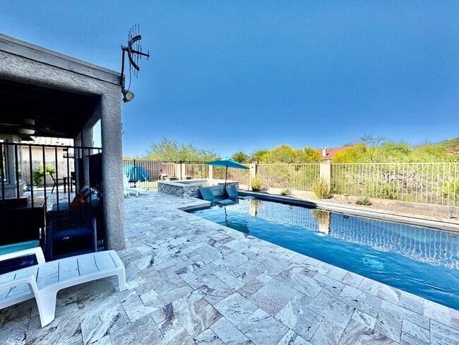 Building Photo - 12768 N Lantern Way