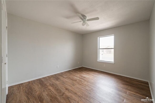 Building Photo - 707 W Gabriella Ave