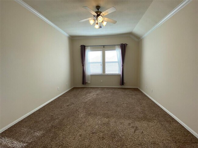 Building Photo - 24615 Forest Canopy Dr