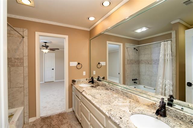 Building Photo - 5920 Encore Dr