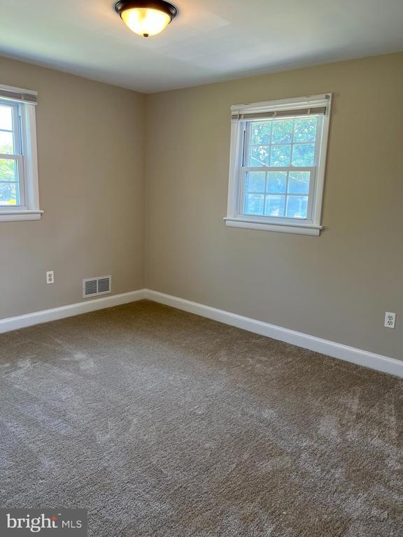Building Photo - 4616 Willow Run Dr