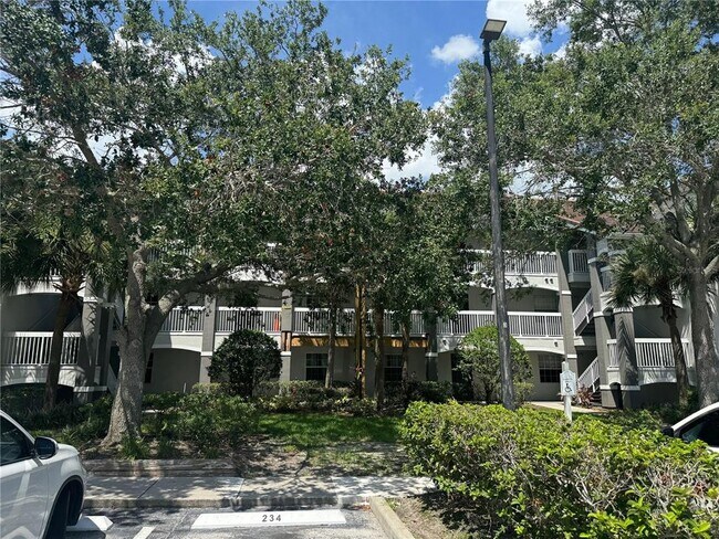 Building Photo - 14037 Fairway Island Dr