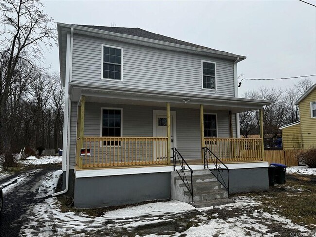 Building Photo - 8 5th Ave