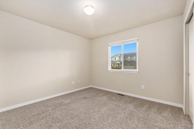 Building Photo - 422 Tahoe Dr