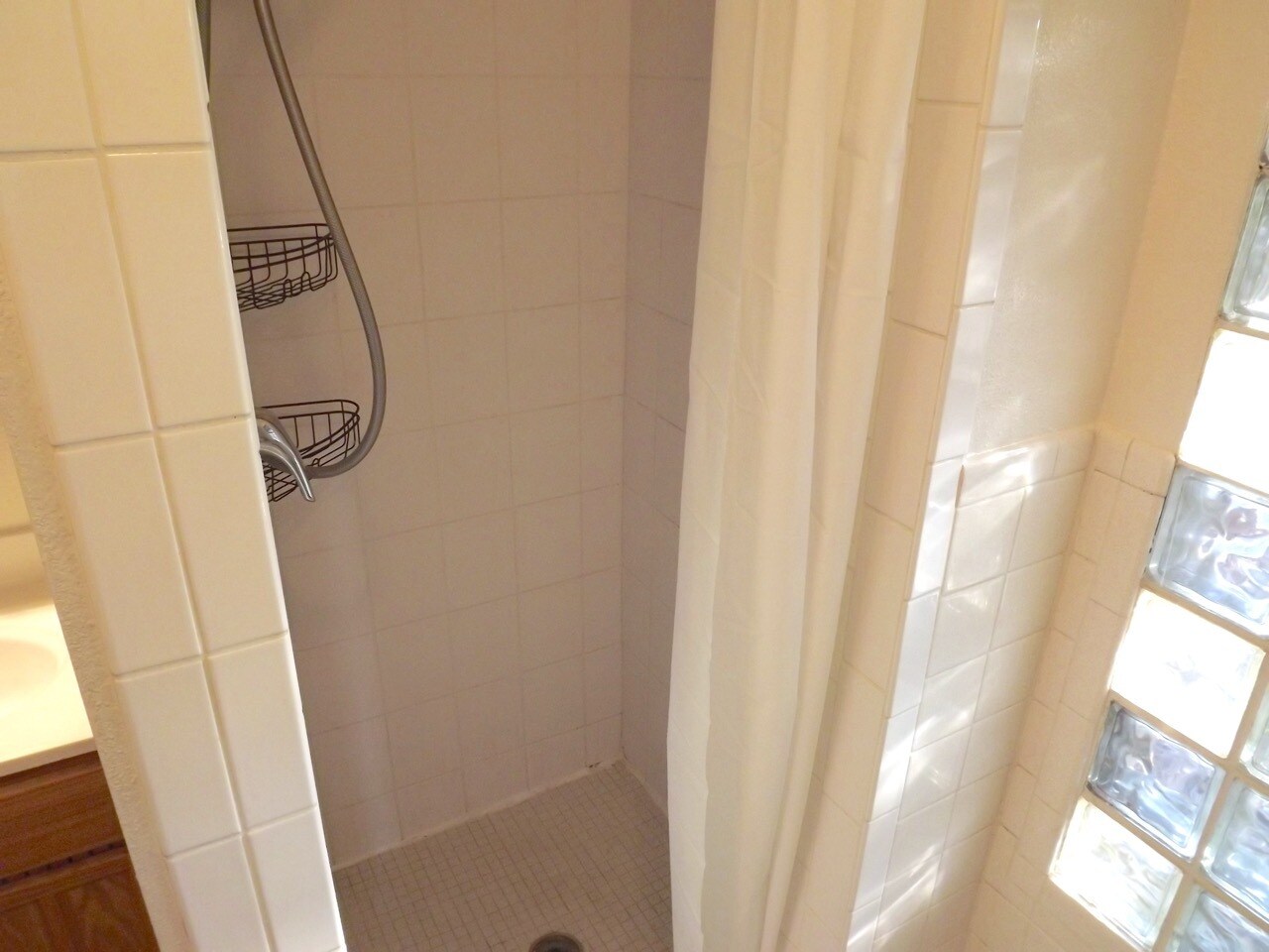 Building Photo - 115 N Park St