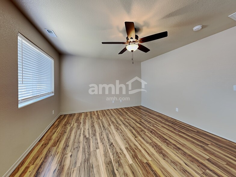 Building Photo - 3713 Winter Sun Dr
