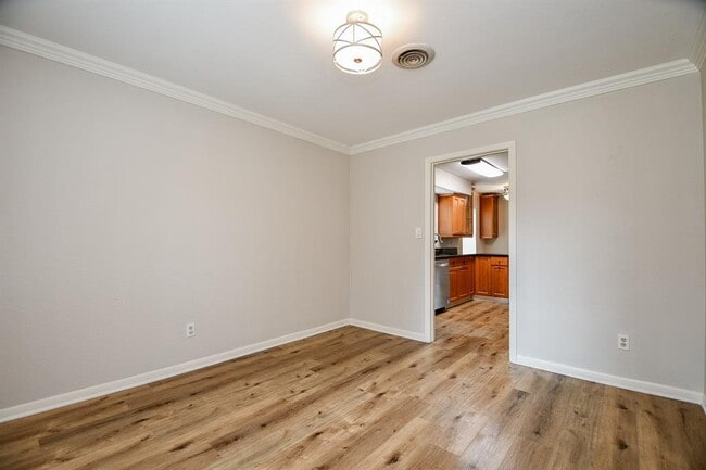 Building Photo - 10706 Inwood Dr