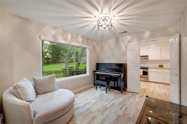 Building Photo - 9405 Caracas Dr