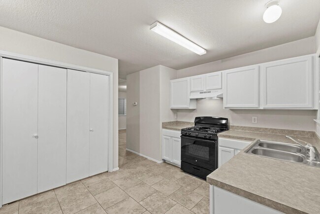 Building Photo - 1617 Nichole Woods Dr