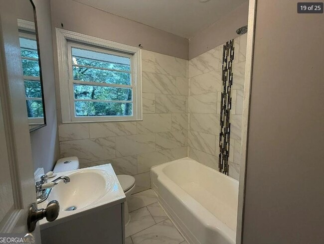 Building Photo - 109 Scarlett Dr