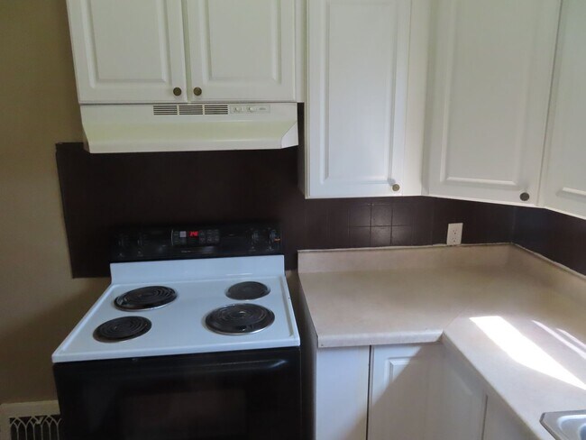 Building Photo - 1114 Rockhill St