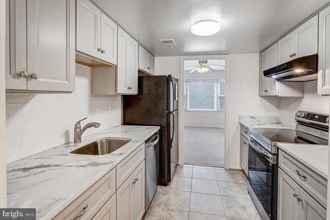 Building Photo - 11337 Cromwell Ct