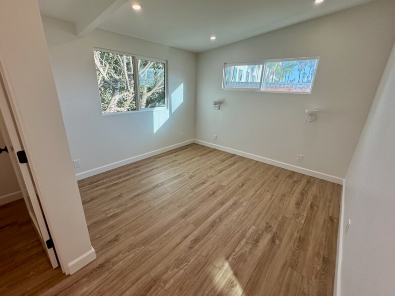 Building Photo - 110 Paseo De La Concha