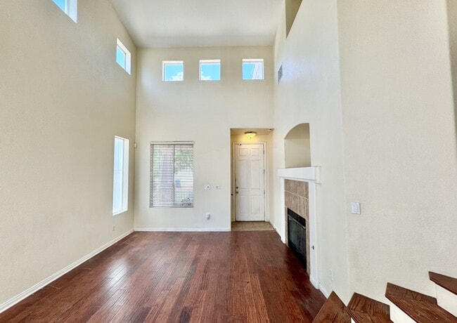 Building Photo - 6039 Glowing Cottage Ct