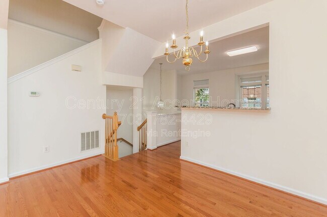 Building Photo - 1030 Harrison Cir