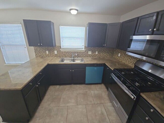 Building Photo - Cozy 3BR Home with Attached 2-Car Garage!!