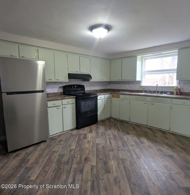 Building Photo - 714 Orchard St