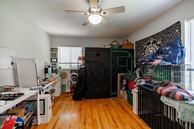 Building Photo - 265 Brentwood Dr