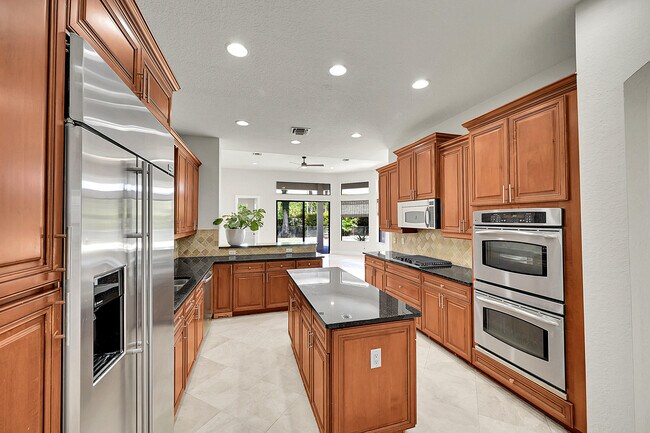 Building Photo - 16210 Rosecroft Terrace