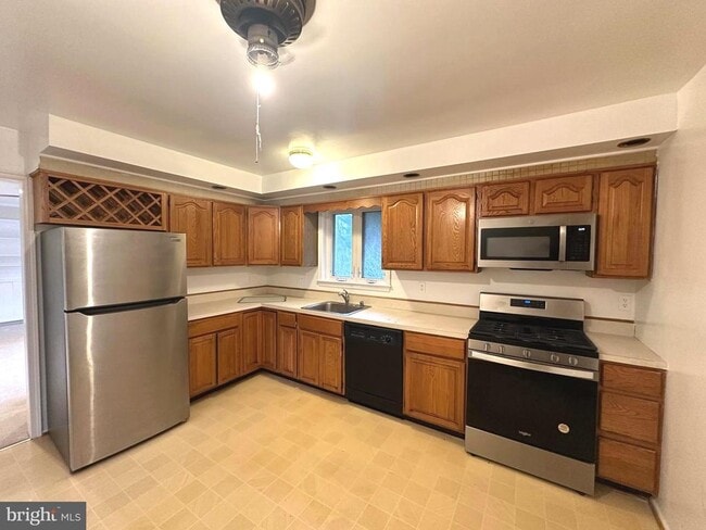 Building Photo - 4037 Olney Laytonsville Rd