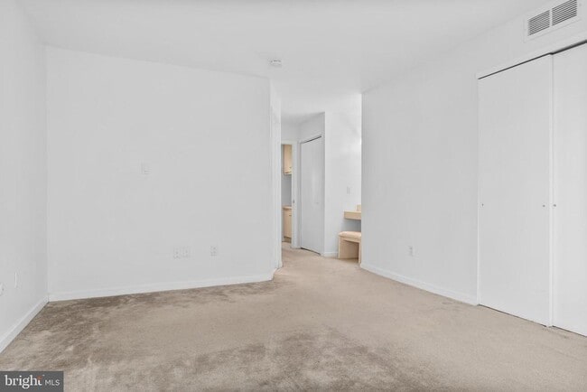 Building Photo - 835 Chanticleer