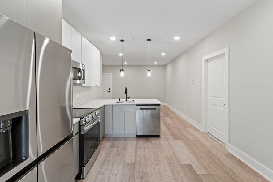 Building Photo - 2625 W Jefferson St