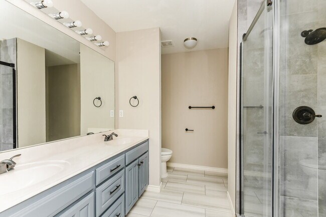 Building Photo - 7116 Cattle Dr