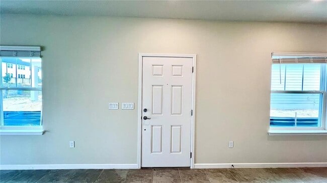 Building Photo - 2855 Stunning Ave