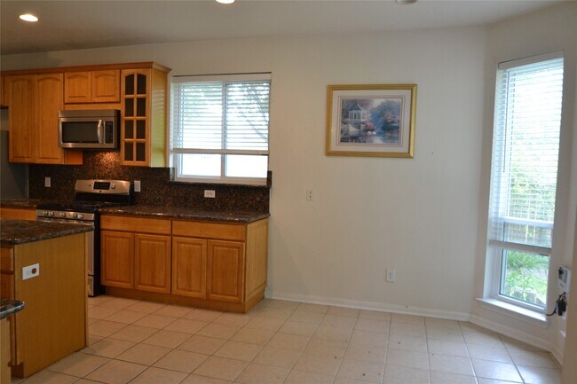 Building Photo - 12110 Laurel Ct