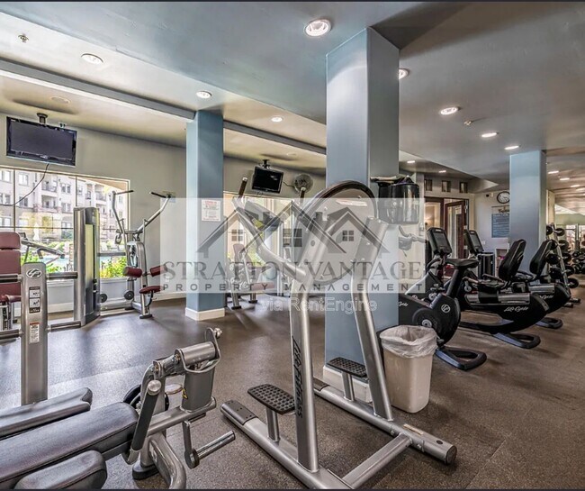 Building Photo - 5350 E Deer Valley Dr