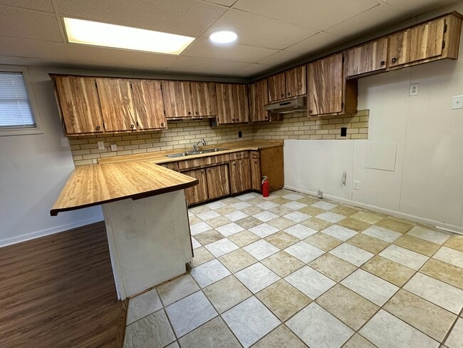 Building Photo - 170 Desimone Dr