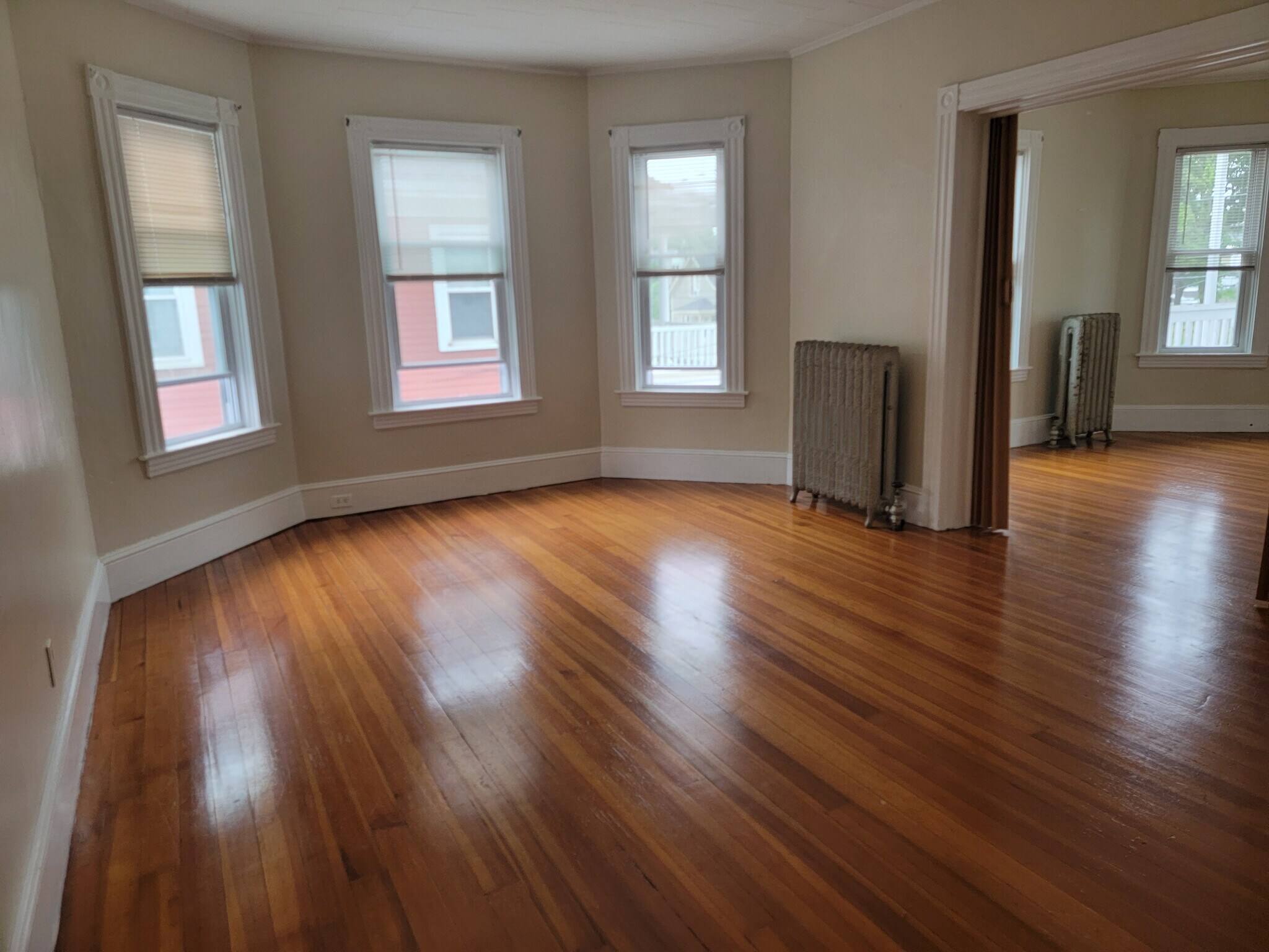 LR/DR - 15 Starkey Ave