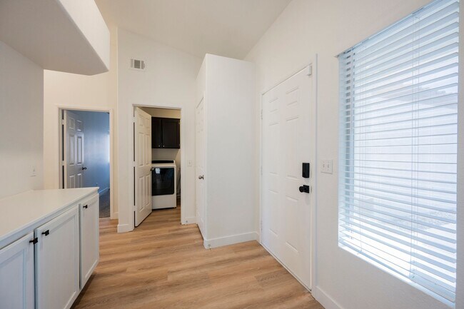 Building Photo - Henderson Single Story with Private Pool and RV Gate