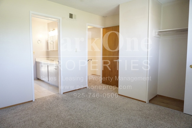 Building Photo - Beautiful 4-Bedroom Single Family Home with Spacious Yard | Great Location