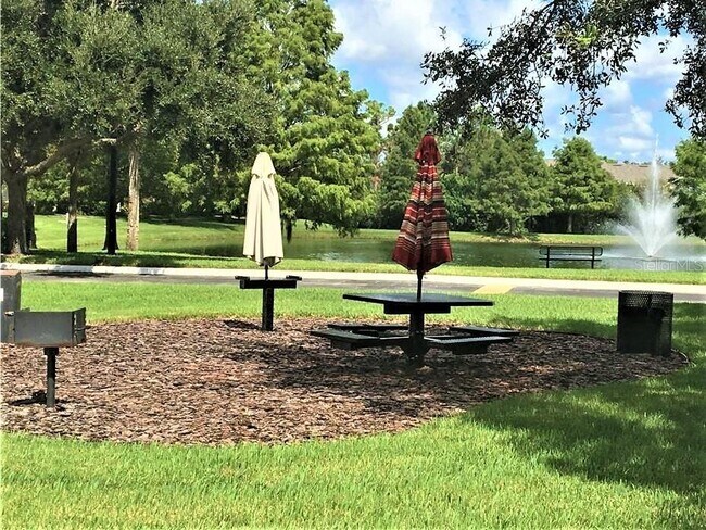 Building Photo - 8804 Manor Loop