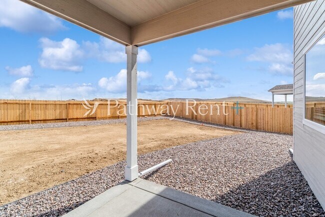Building Photo - 9351 Yampa St