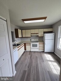 Building Photo - 33 Fieldstone Ct