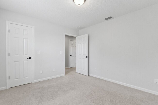Building Photo - Spacious 4-Bedroom Home in Amelia Walk wit...