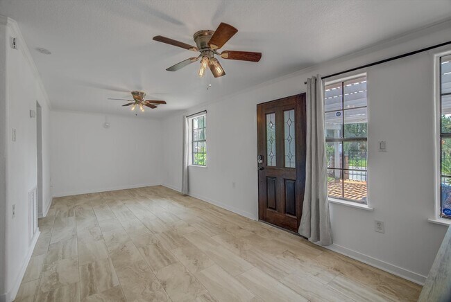 Building Photo - 2128 59th St