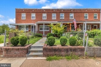 Building Photo - 526 E Duncan Ave
