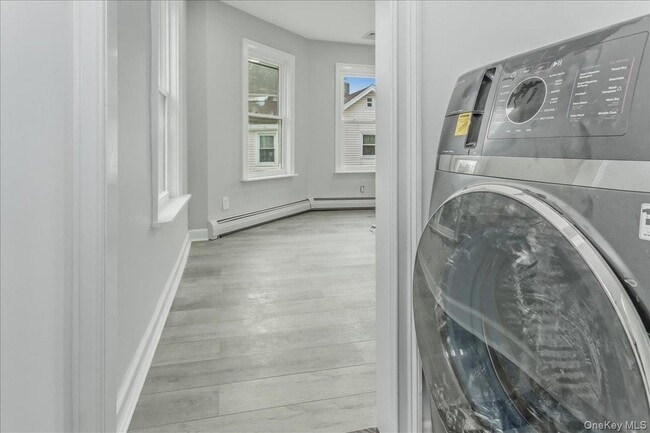 Building Photo - 75 Anstice St