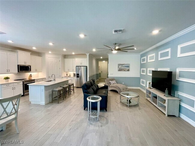 Building Photo - 299 Tamarindo Ln