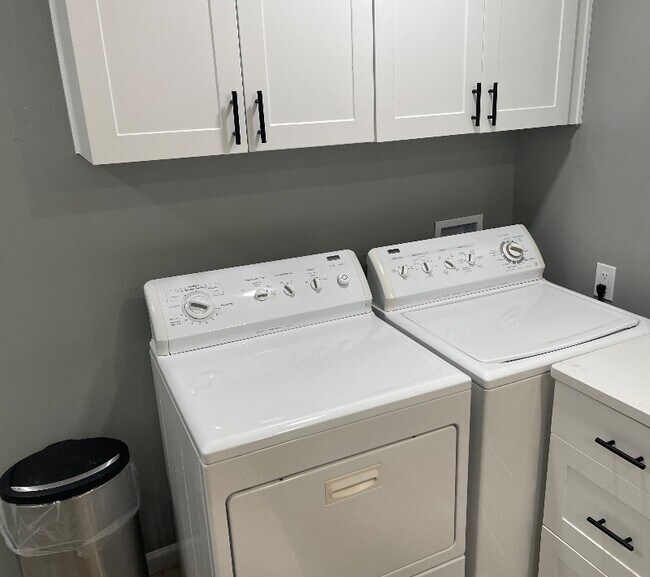 Building Photo - 1430 Juneau Way