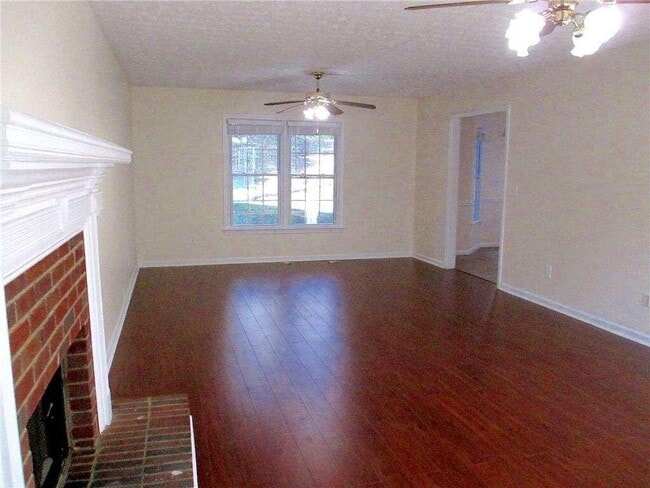 Building Photo - 3040 Oak Meadow Dr