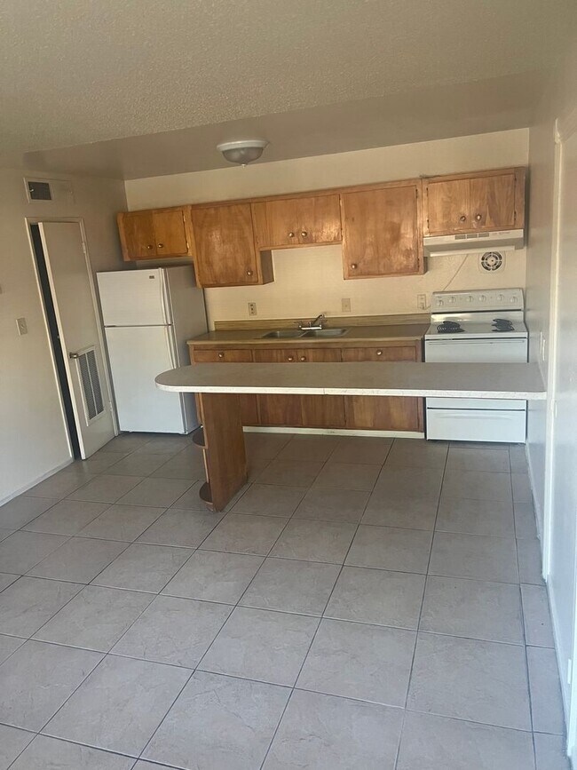 Building Photo - 1 Bedroom 1 Bath In Central Las Vegas