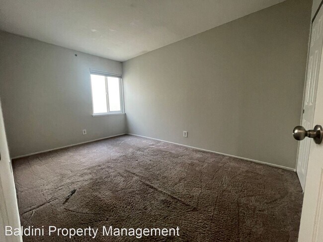 Building Photo - 3 br, 1.5 bath House - 2360 Greendale Drive
