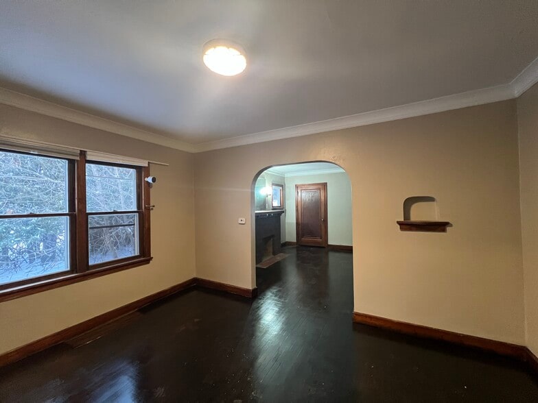 Building Photo - 715 Flieth St