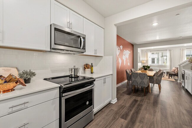 Building Photo - 2 Bedroom 2.5 Bath | 2 Car Garage | 2,900.00