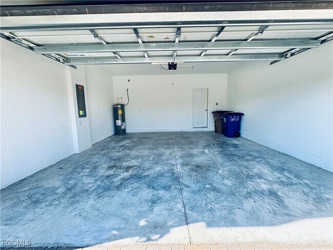 Building Photo - 14636 Palamos Cir