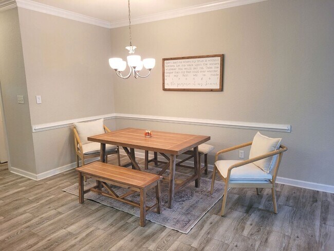 Building Photo - Gorgeous Townhome-Style Condo in Virginia Beach!